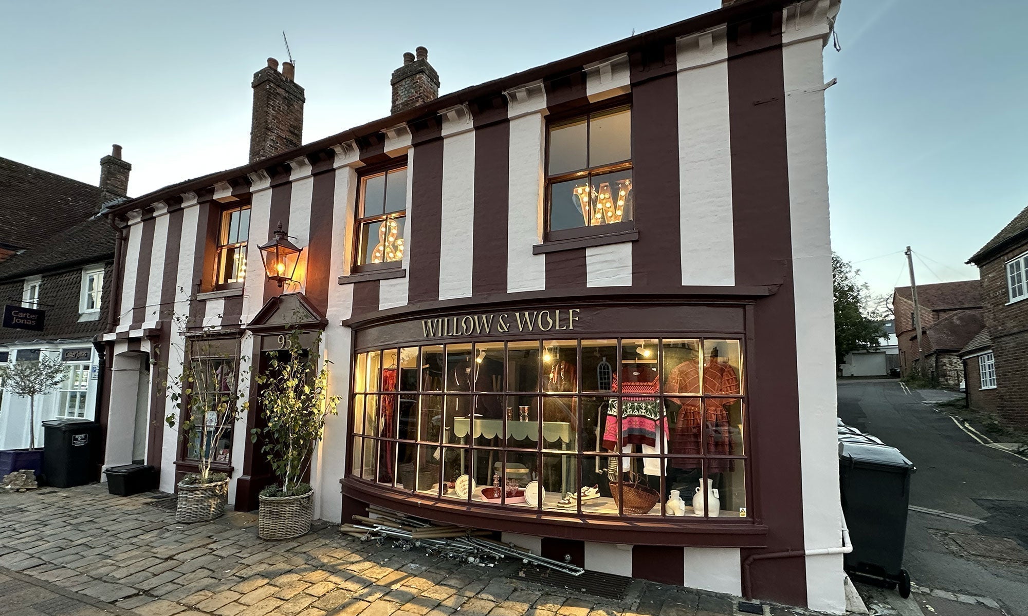 Image of 1981 at Willow and Wolf: Festive Shopping & Celebrations